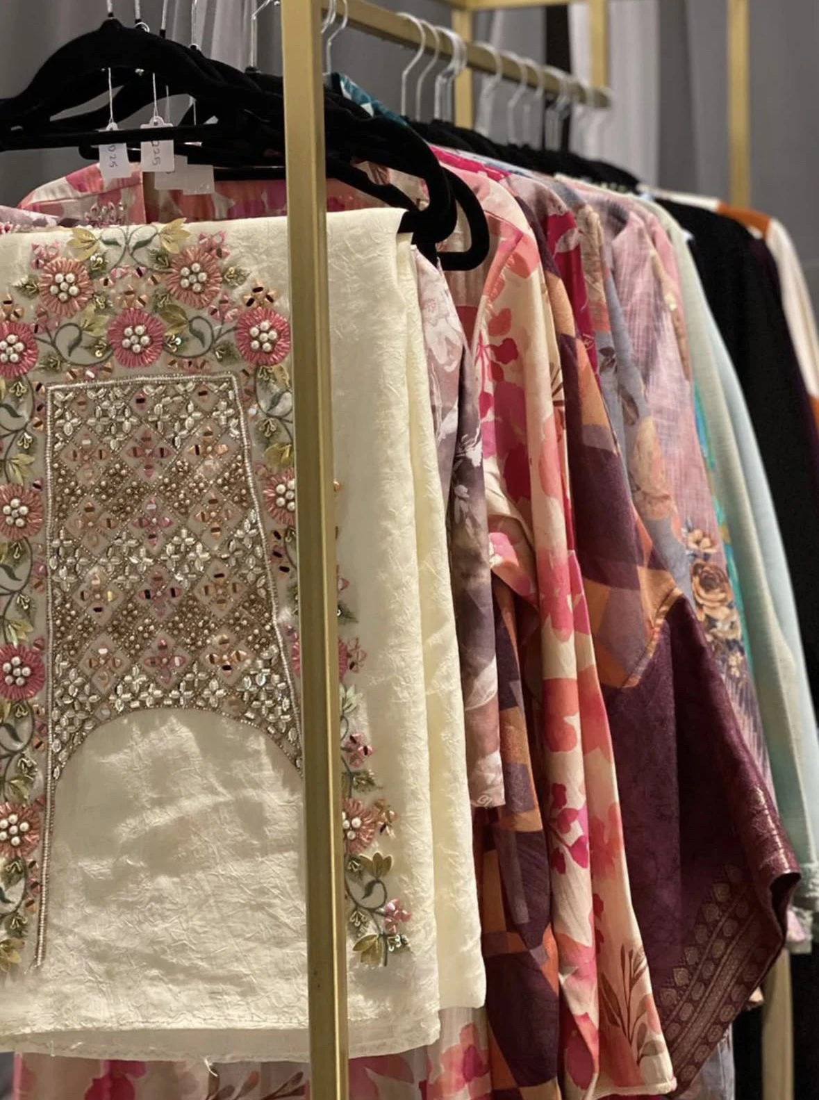 جلابيات و عبايات